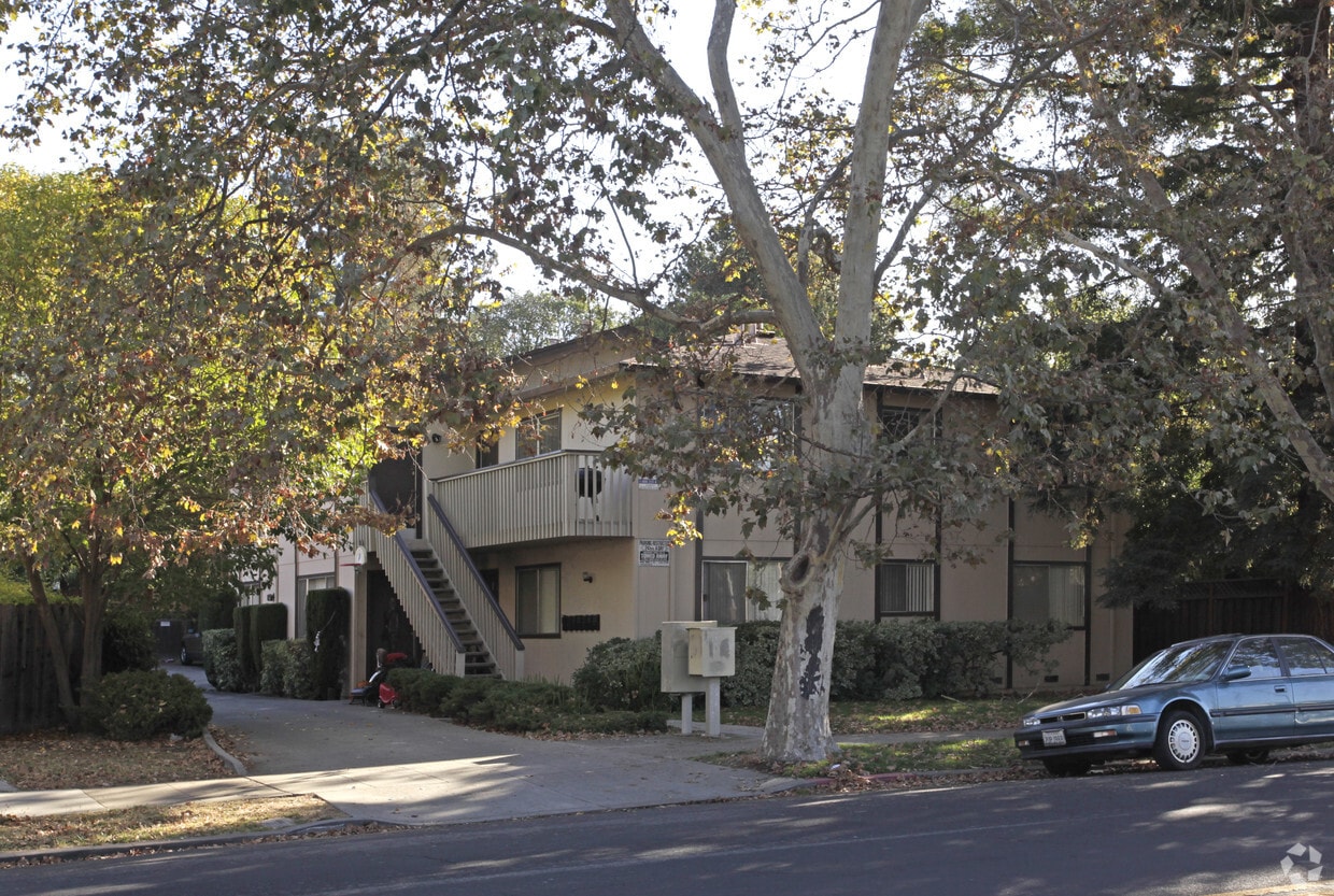 Primary Photo - 230 N 13th St