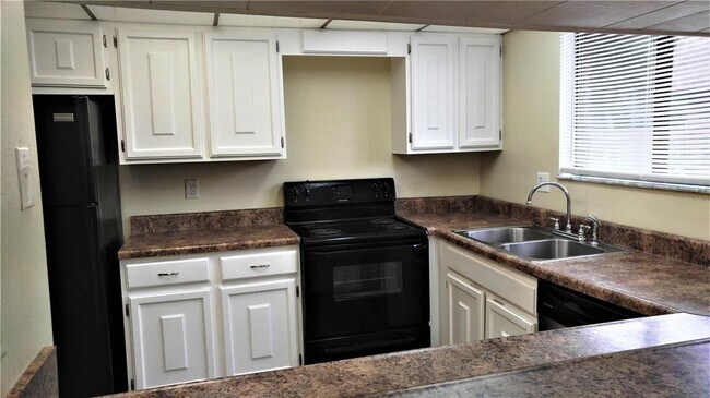 Building Photo - 1836 N Crystal Lake Dr