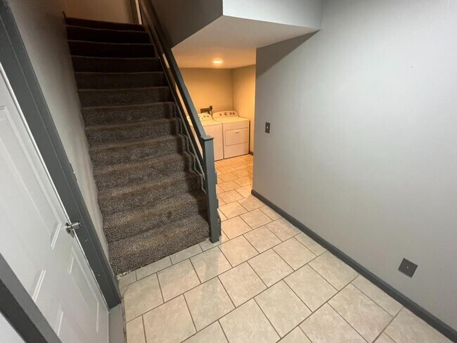 Foto del edificio - 5011 Brewer Ct