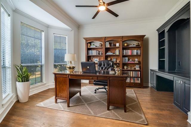 Building Photo - 422 Mustang Dr