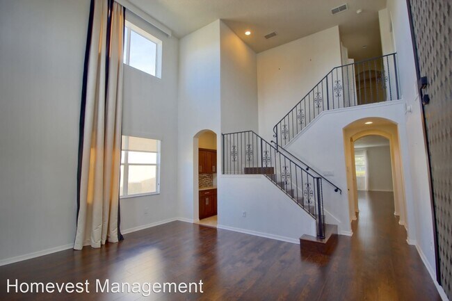 Building Photo - 5 br, 3 bath House - 4486 Blue Major Drive