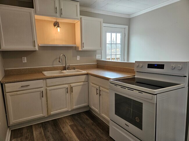 Building Photo - 6 Sparks Ave