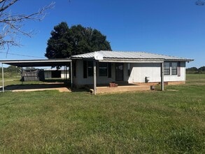 Building Photo - 2065 Peterson Rd S