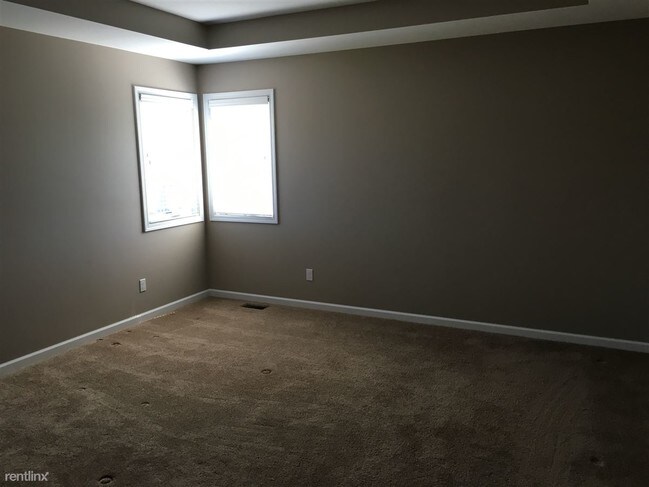 Building Photo - 3 br, 2.5 bath Duplex - 412 N Saginaw Rd