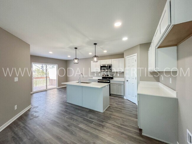 Building Photo - 2 Bedroom 2 Bathroom Duplex in DeSoto