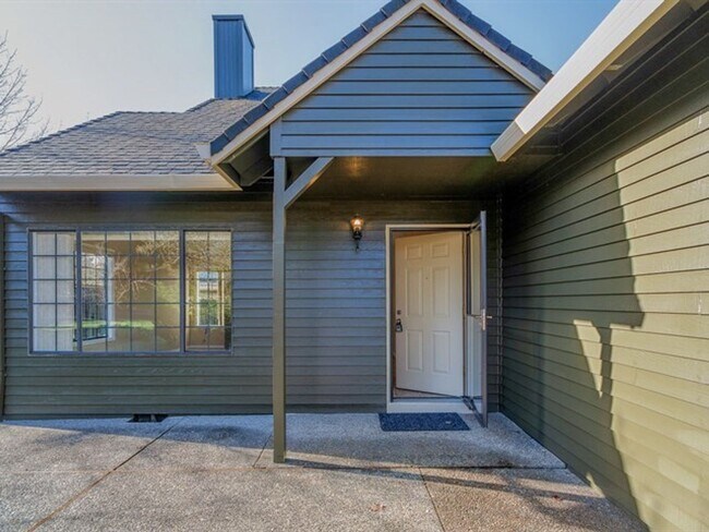 Building Photo - $2,350 - Beaverton Two-Story, Three Bedroo...