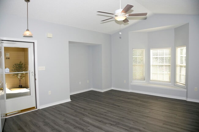 Building Photo - 1501 Partin Dr N