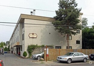 Building Photo - 19924 19th Ave NE