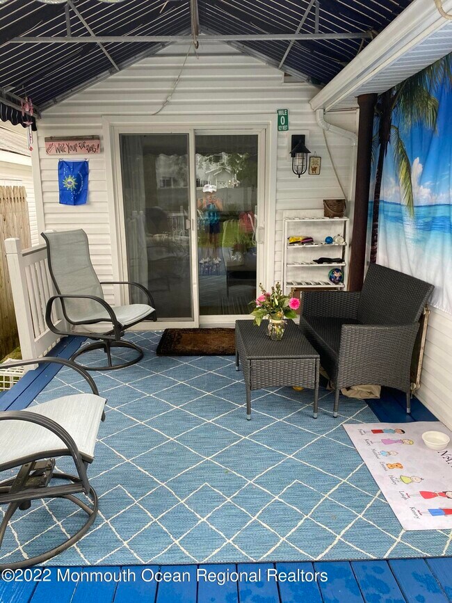 Building Photo - 610 Central Ave