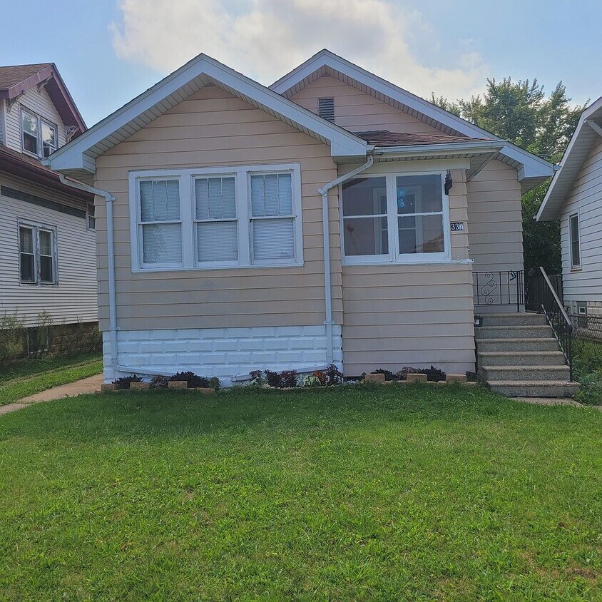 Primary Photo - 337 156th Pl