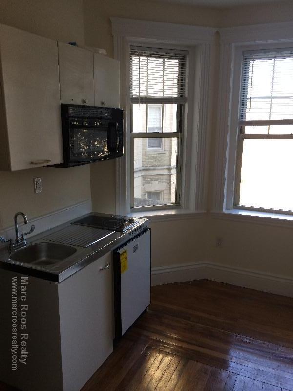 Building Photo - 29 Park Dr