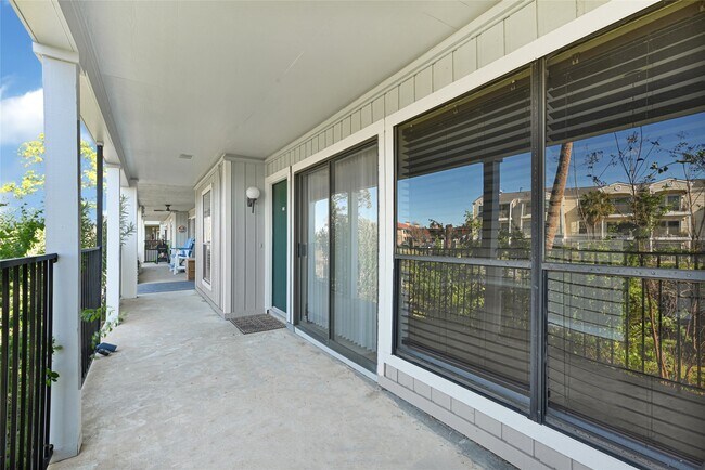 Foto del edificio - 4011 NASA Road 1