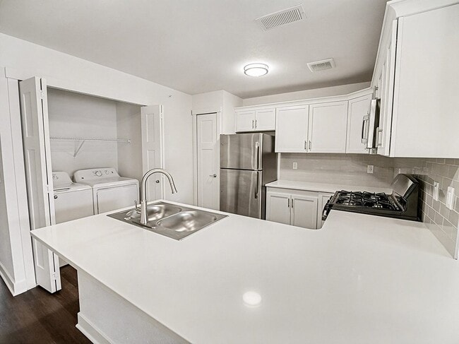 Building Photo - The Grove Apartment Homes