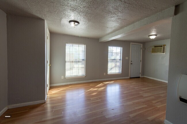 Foto del edificio - 2202 Monroe St