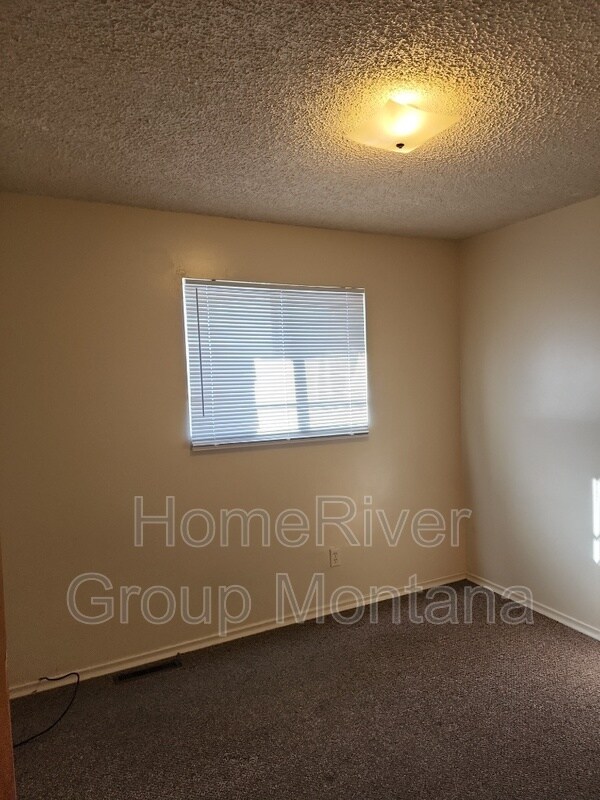 Foto del edificio - 102 Camelot Ct