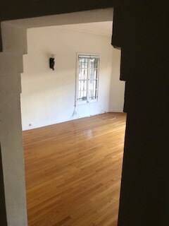 Building Photo - 433 S Cochran Ave