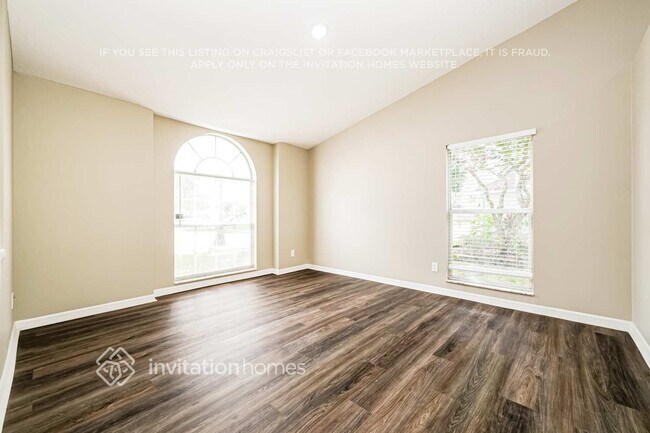 Foto del edificio - 4609 Rockingchair Dr