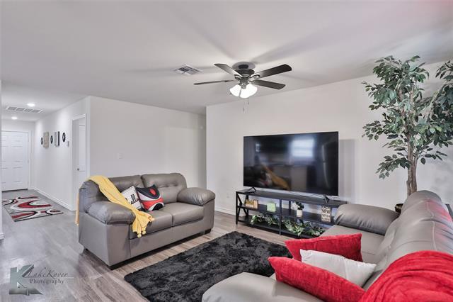 Building Photo - 7137 Phoenix Dr