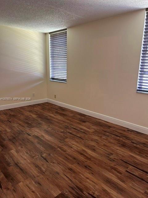 Building Photo - 1811 Sabal Palm Dr