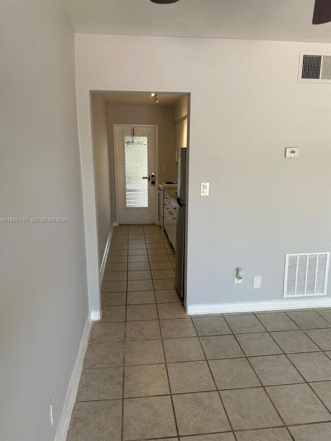 Foto del edificio - 1708 NE 20th Ave