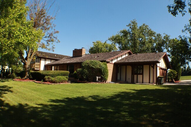 Foto del edificio - 44 Kingston Dr