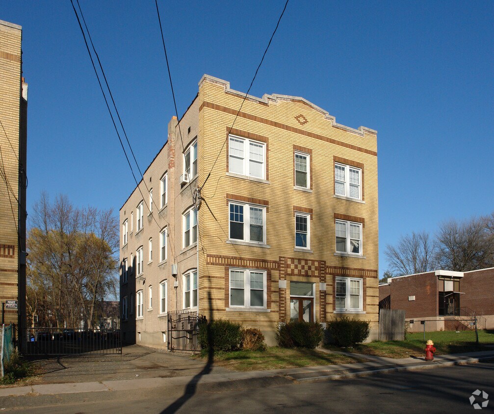 Primary Photo - 40-42 Wilson St