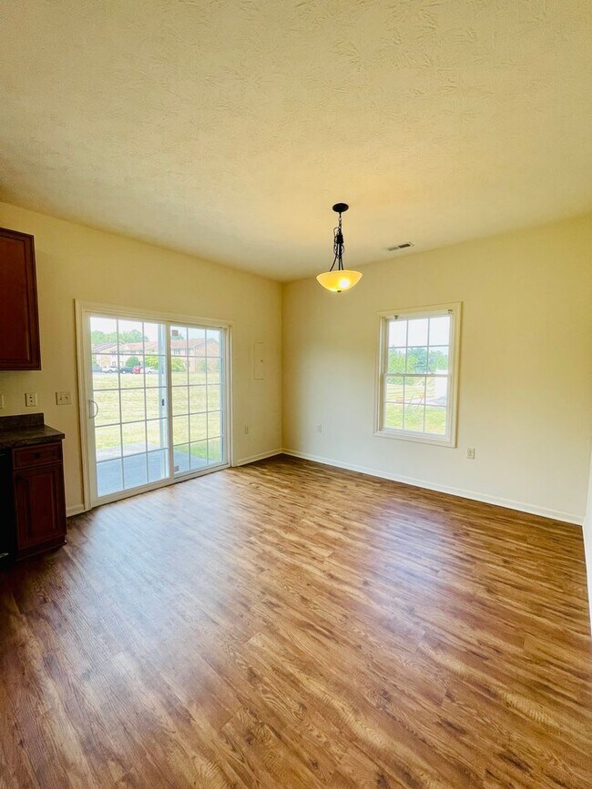 Foto del edificio - 3 Bedroom, 2.5 Bath Townhouse in Wellington Park