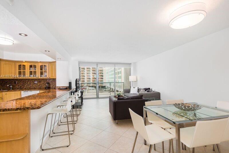 Foto principal - 2655 Collins Ave