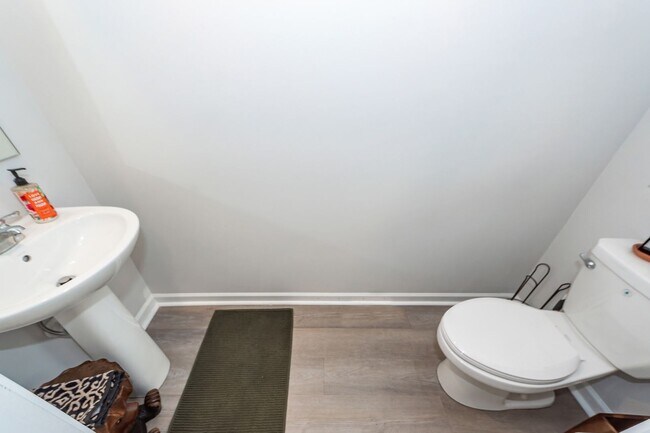 Foto del edificio - 3 Bedroom 2.5 Bath Single Family Home in W...