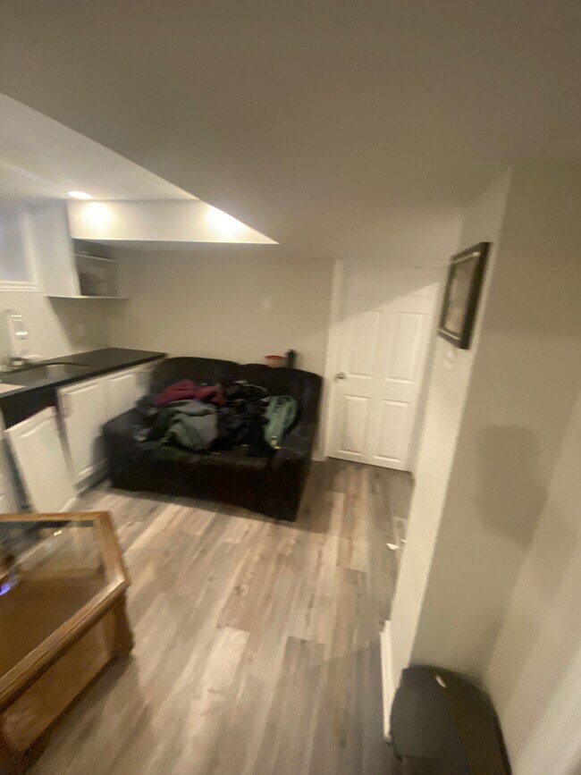 Building Photo - 116 Dorcot Ave