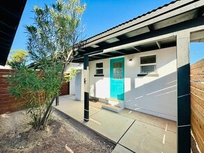 Building Photo - 135 N Santa Rita Ave