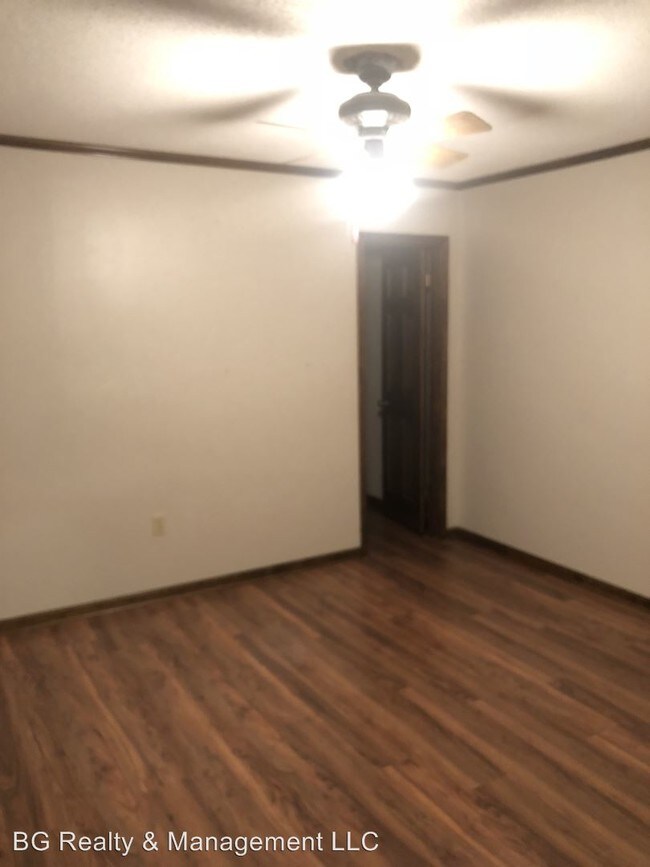 Building Photo - 4 br, 2 bath House - 102 Warwicke Dr