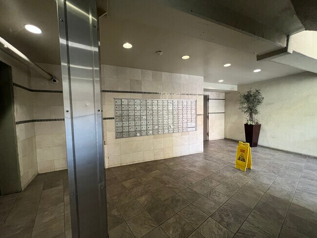 BUZONES DE CORREO - 333 Julia St