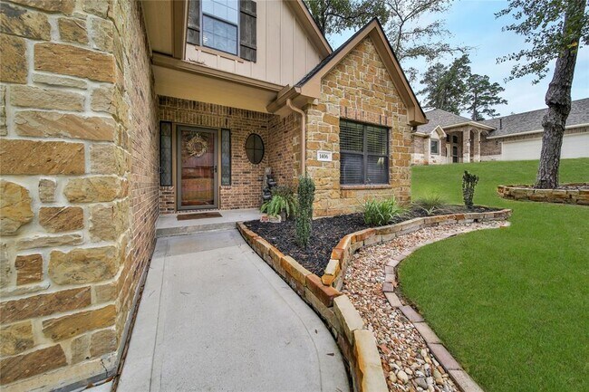 Foto del edificio - 1406 River Oaks Dr