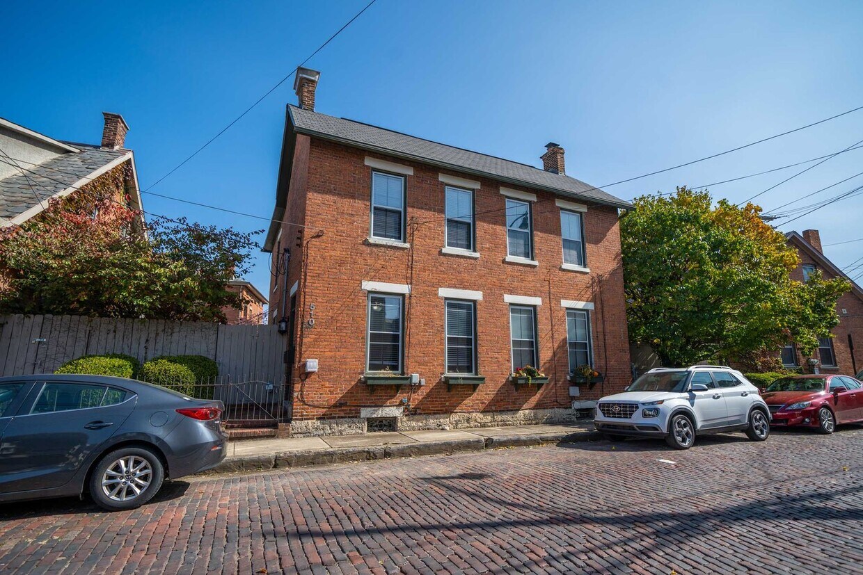 510512 S. Lazelle Street Apartment for Rent in Columbus, OH