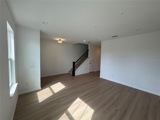 Foto del edificio - 1667 Eaglehurst Ln