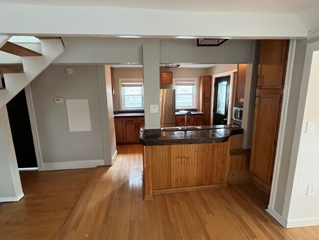 Foto del edificio - 3215 N Bartlett Ave