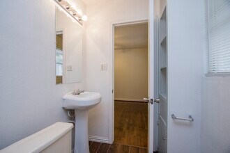 Building Photo - 4207 Mt Vernon St