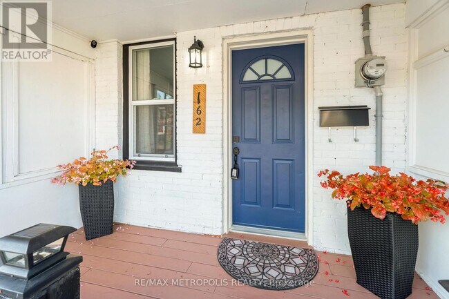 Building Photo - 162 Olive Ave