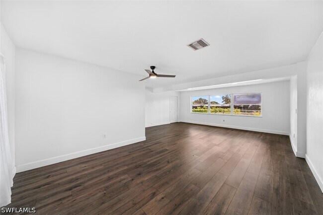 Building Photo - 5460 Bayshore Rd