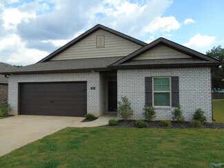Building Photo - 207 List Rd