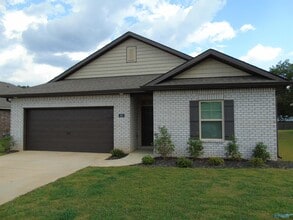 Building Photo - 207 List Rd