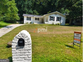Building Photo - 819 Forrest Cir SE