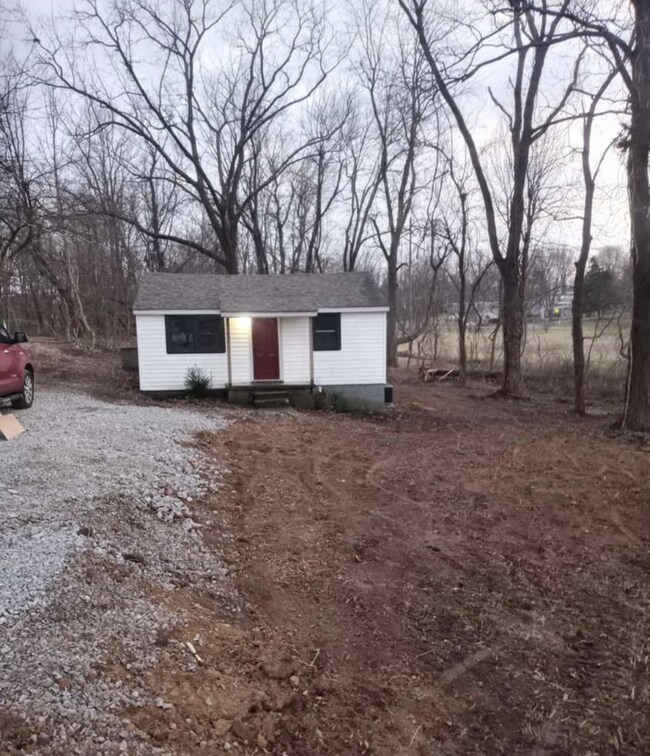 Foto del edificio - 413 Rineyville-Big Springs Rd