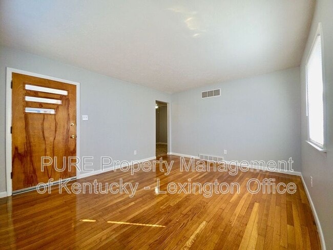 Foto del edificio - 3510 Lansdowne Dr