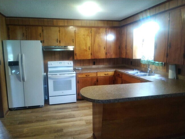 Building Photo - 1261 Mitchell Harper Rd