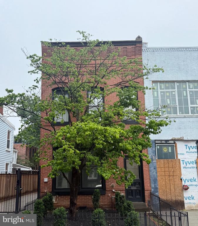 Primary Photo - 710 E St SE St
