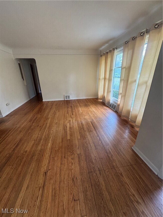 Foto del edificio - 2730 Columbia Rd