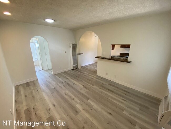 Building Photo - 1 br, 1 bath Apartment - 12504 Venice Blvd...