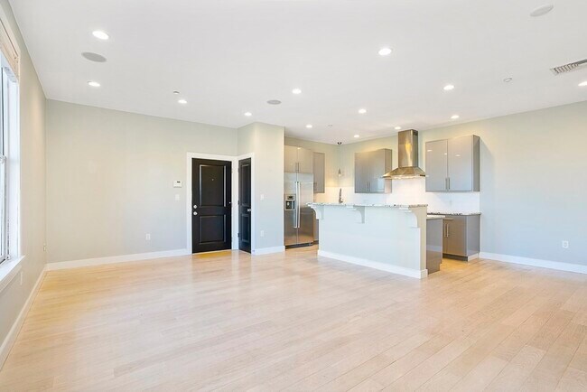 Building Photo - 45 Vinton St